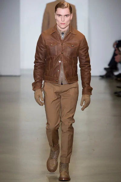 Look 35